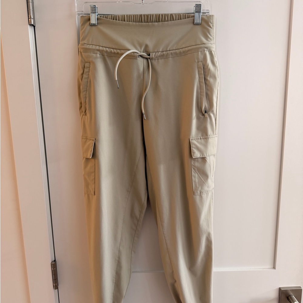 Women’s Cargo Jogger Pants in Khaki